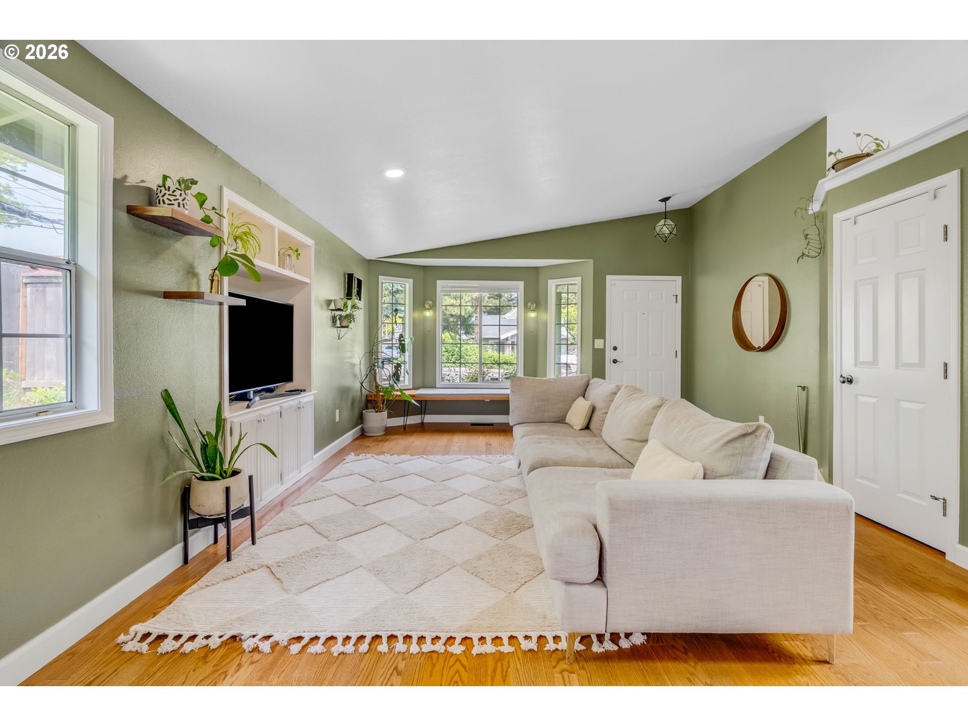 1634 Southwest Spring Garden Street Portland, OR 97219 - Photo 5 of 45 Gallery Image 5