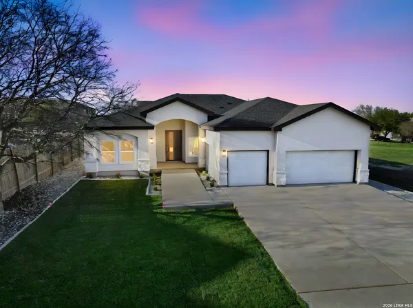 $460,000 | 7801 Yellow Bark Boulevard, Selma, TX 78154