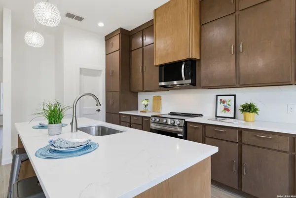 $460,000 | 7801 Yellow Bark Boulevard, Selma, TX 78154