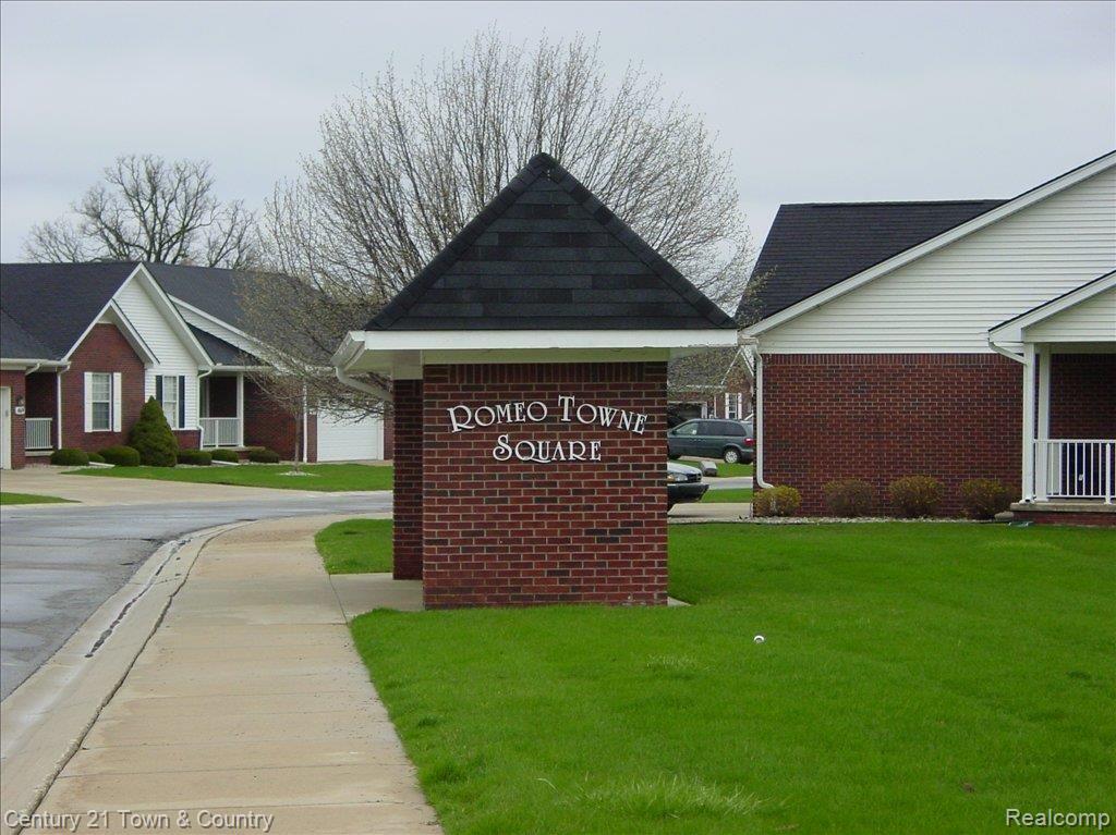 473 Victoria Lane, Unit 11 Romeo, MI 48065 - Photo 3 of 17 romeo condo 003