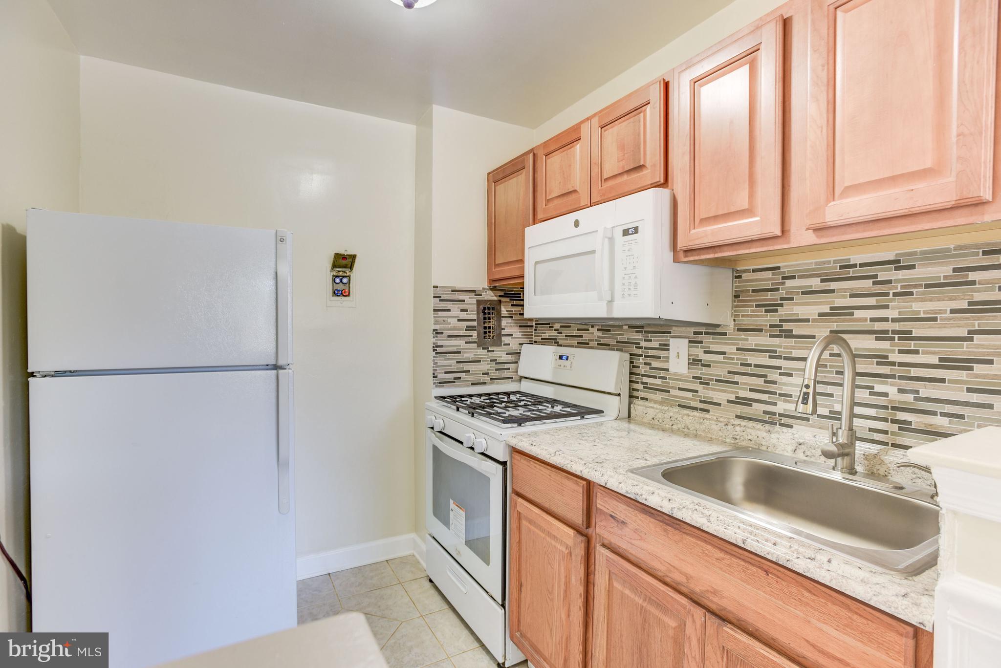 8601 Manchester Road, Unit 219 Silver Spring, MD 20901 - Photo 10 of 21 Kitchen