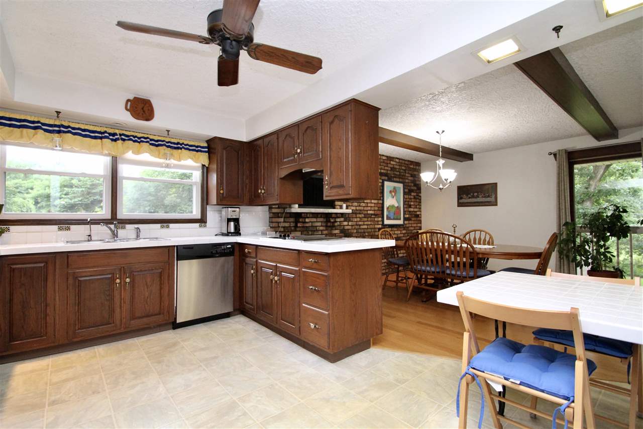 5418 Lakecrest Road Caledonia, IL 61011 - Photo 5 of 38 Gallery Image 5