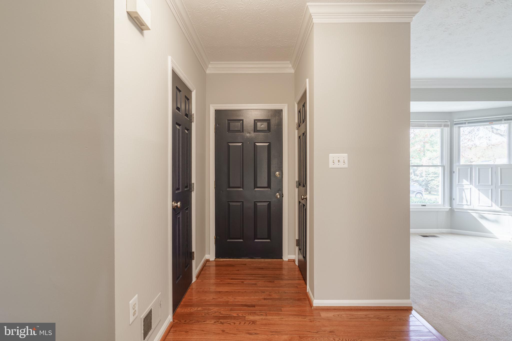 2711 Quarry Heights Way Baltimore, MD 21209 - Photo 3 of 32
