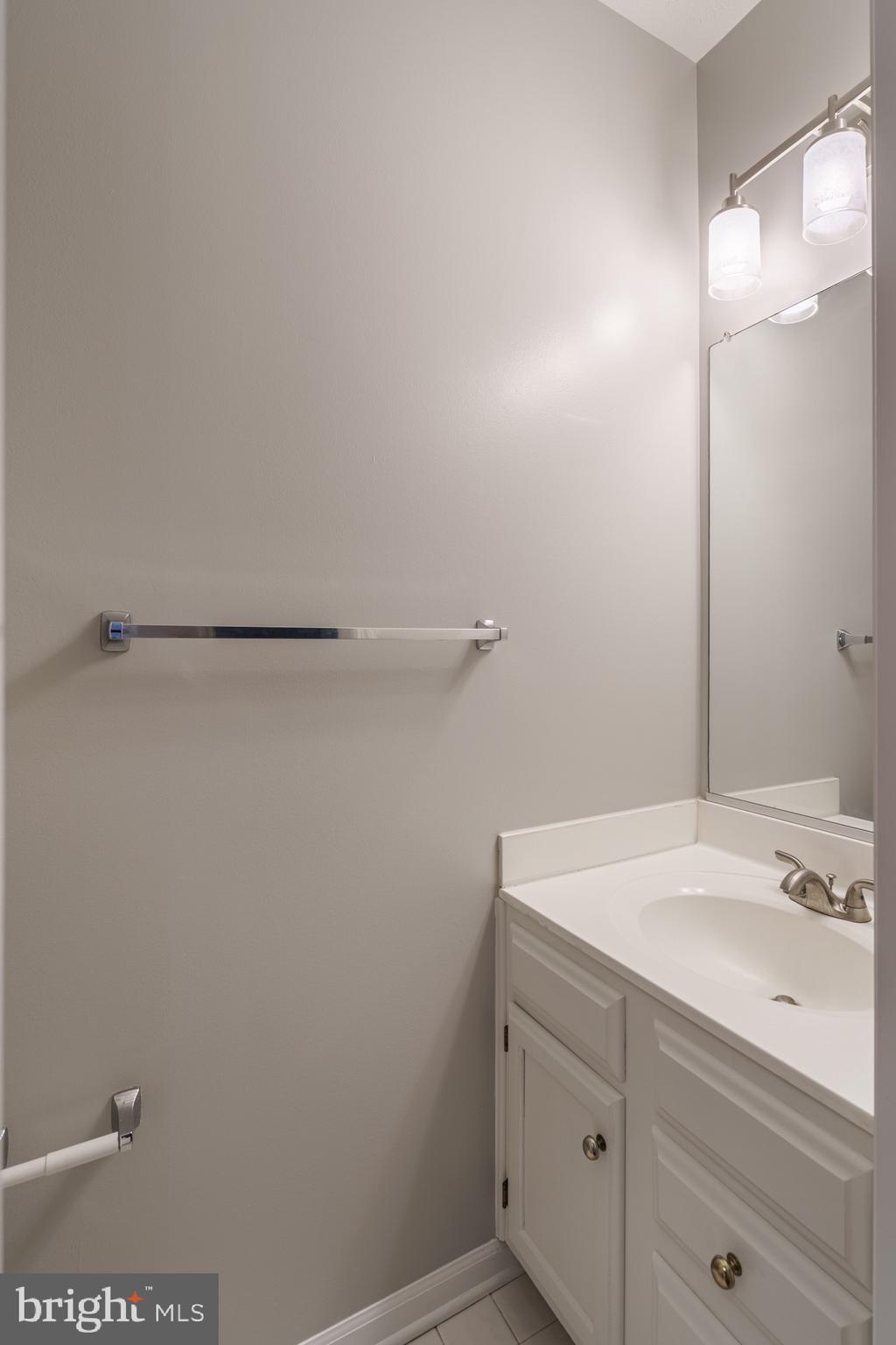 2711 Quarry Heights Way Baltimore, MD 21209 - Photo 6 of 32