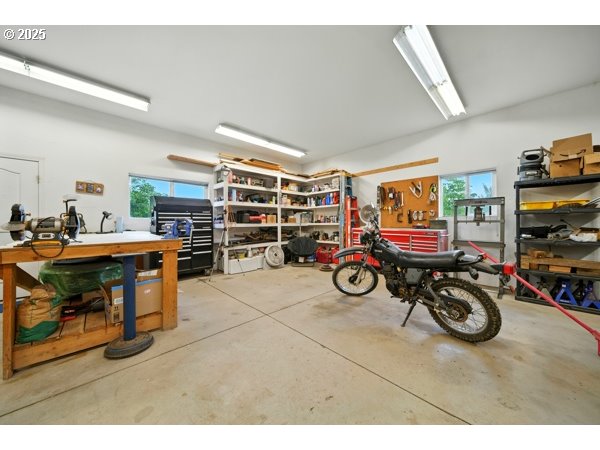 84634 Winesap Road Milton Freewater, OR 97862 - Photo 35 of 46 a storage room with furniture a rug and a window