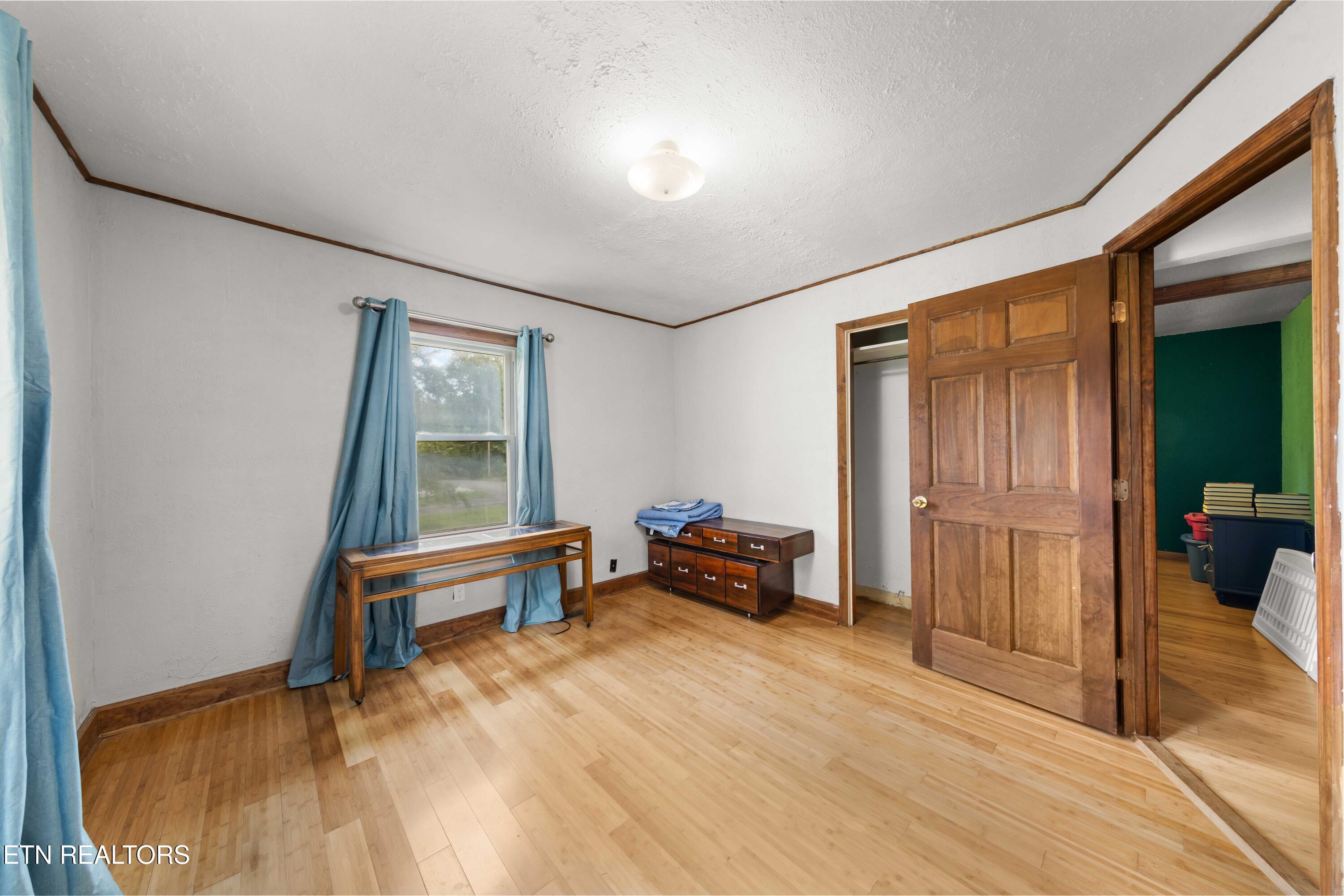 216 Shipe Road Powell, TN 37849 - Photo 13 of 33 030A8039