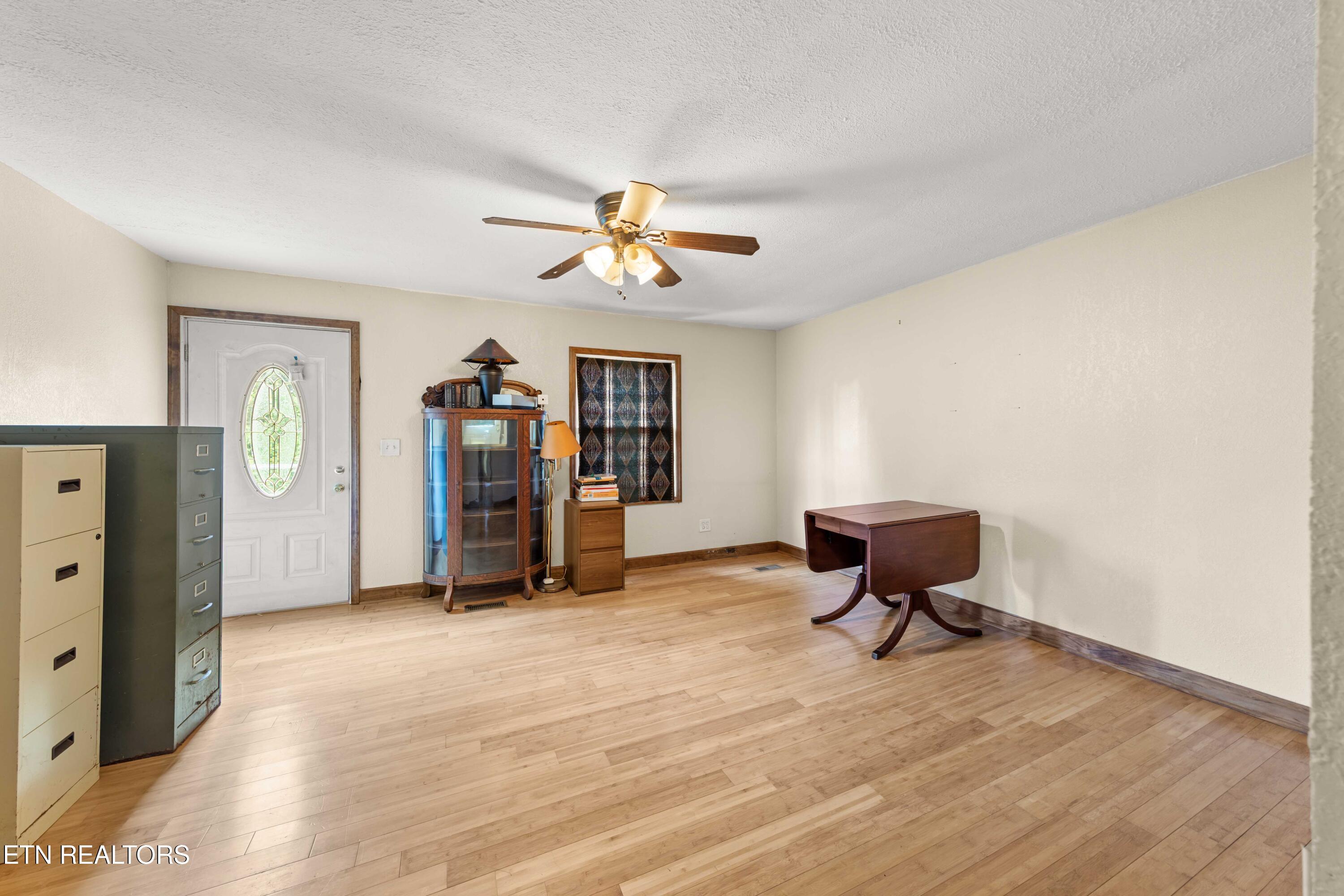 216 Shipe Road Powell, TN 37849 - Photo 4 of 33 030A8061