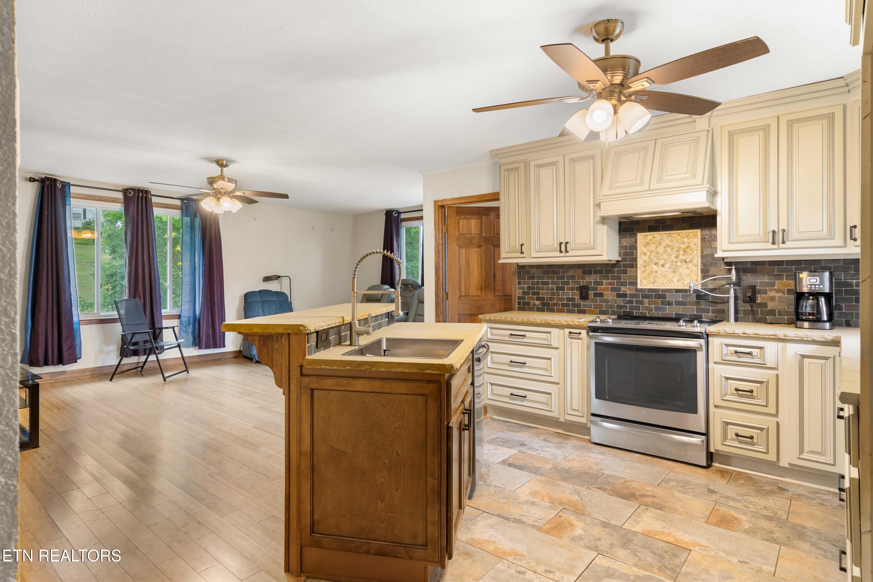 216 Shipe Road Powell, TN 37849 - Photo 7 of 33 030A8093