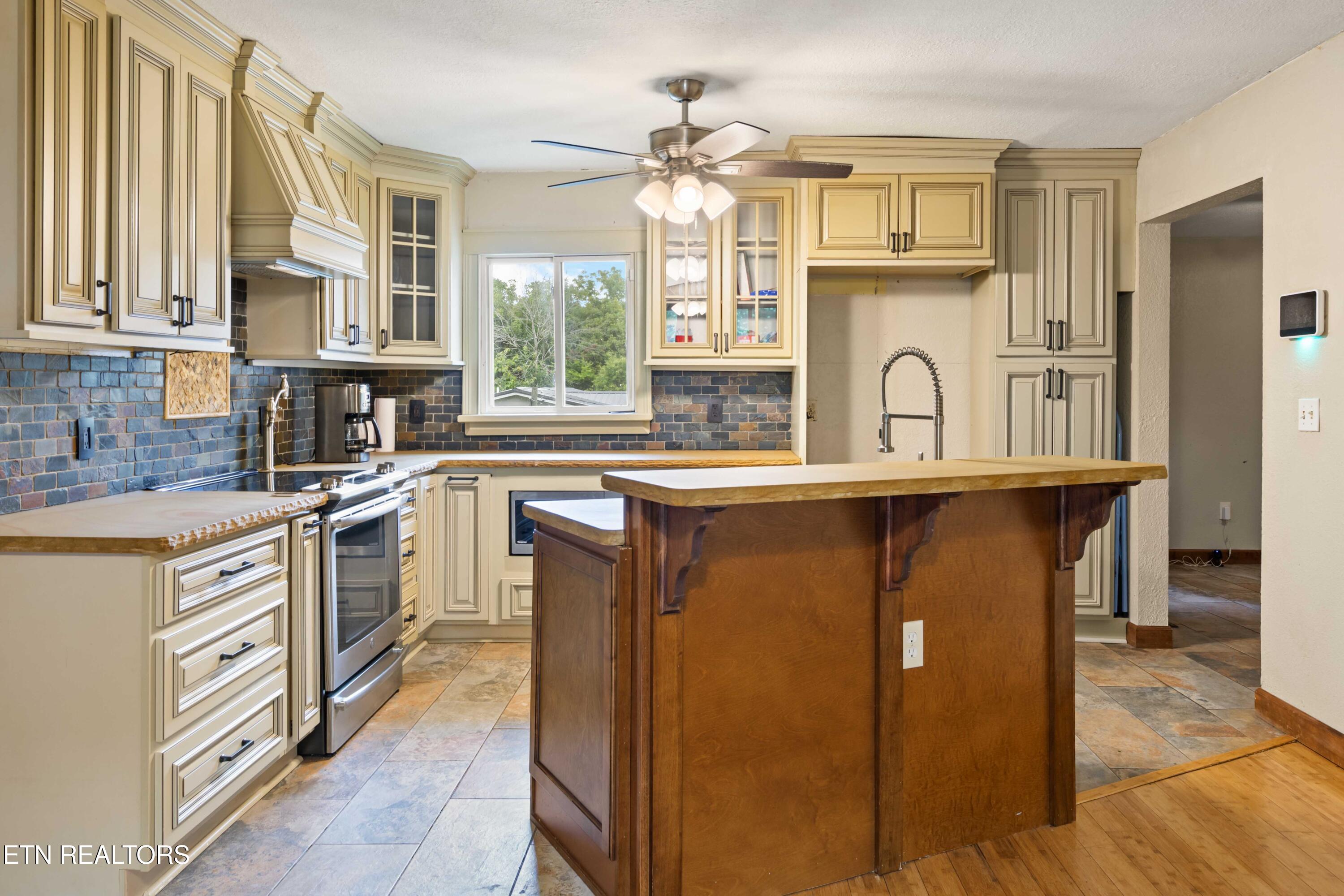 216 Shipe Road Powell, TN 37849 - Photo 8 of 33 030A8104