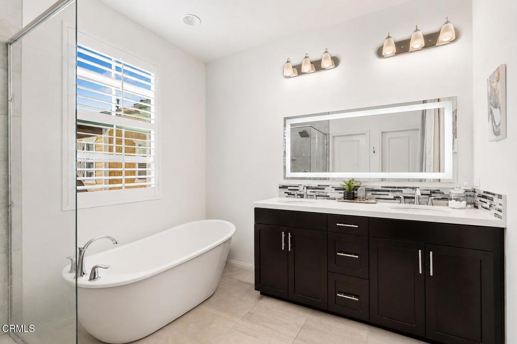 241 Stonegate Road Camarillo, CA 93010 - Photo 11 of 18
