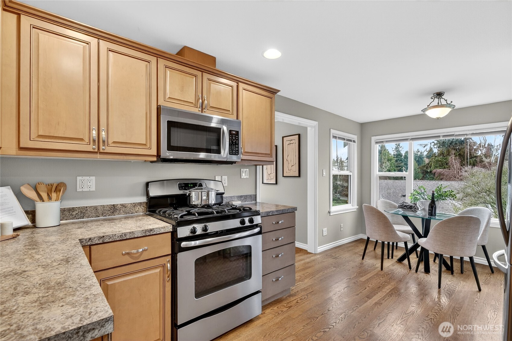 9047 37th Avenue Southwest Seattle, WA 98126 - Photo 8 of 20