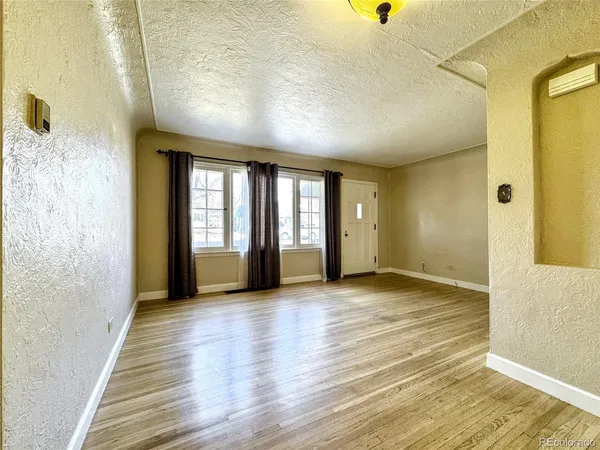 a view of an entryway of a house