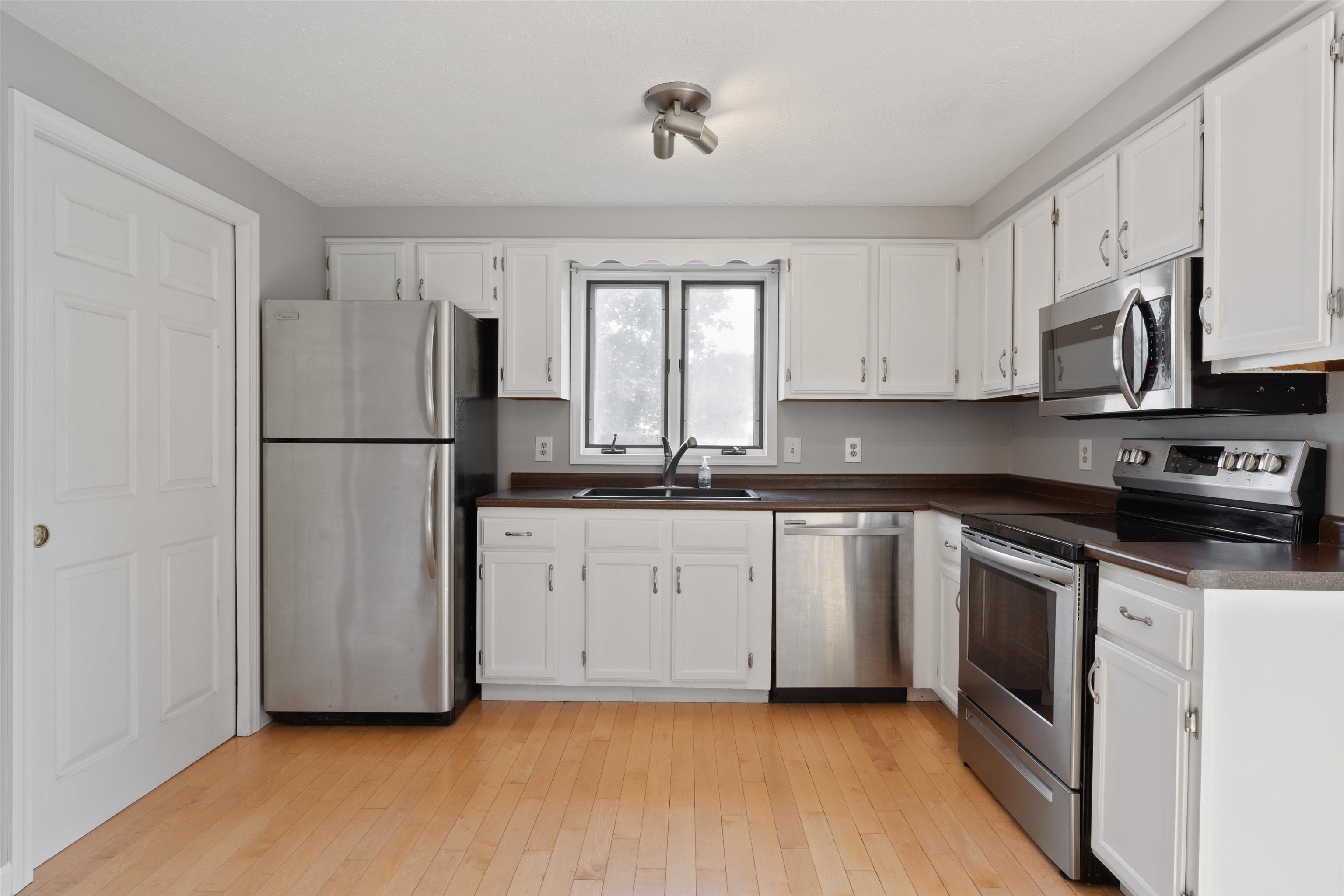 1555 Bodwell Road, Unit 63 Manchester, NH 03109 - Photo 30 of 32