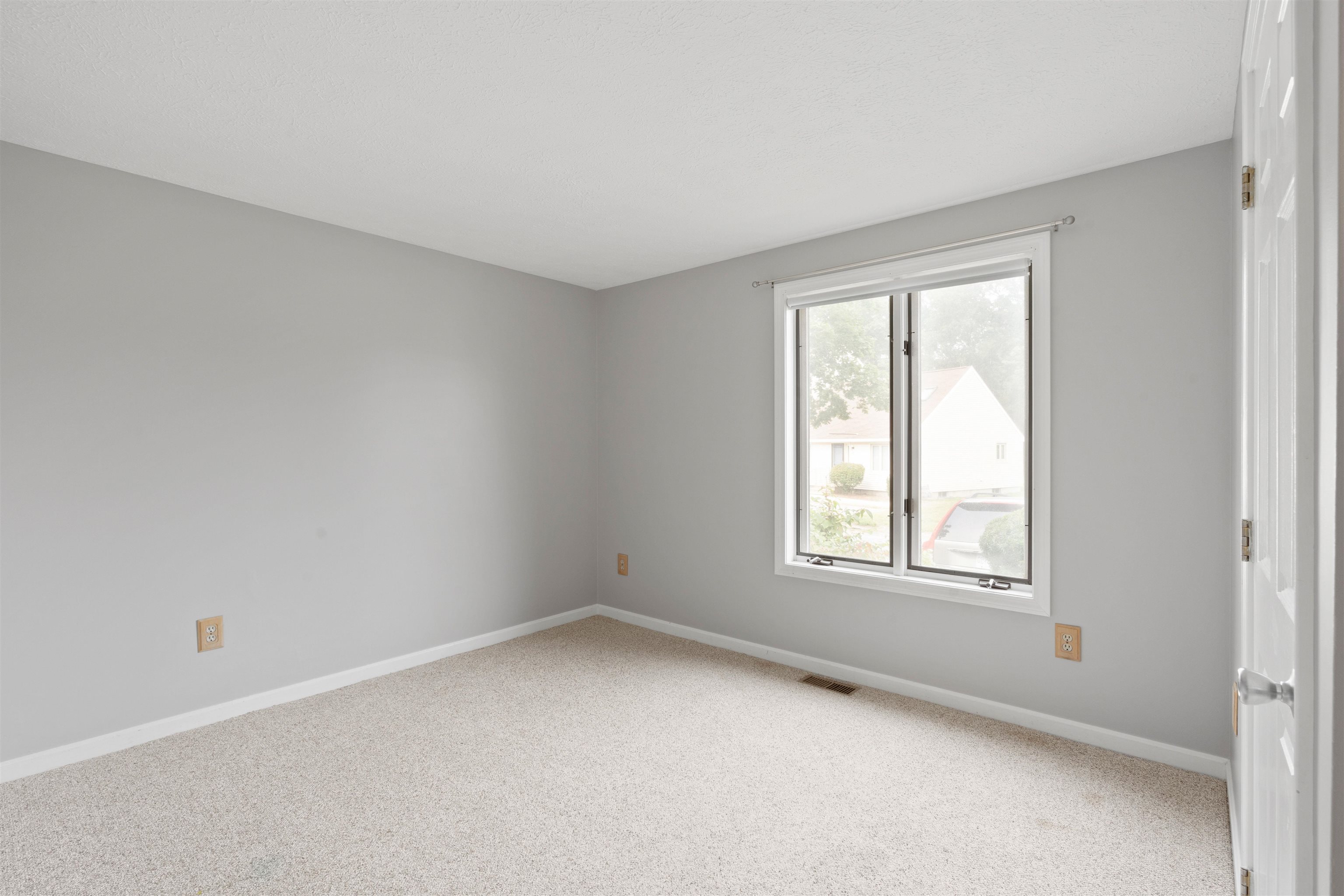 1555 Bodwell Road, Unit 63 Manchester, NH 03109 - Photo 7 of 32