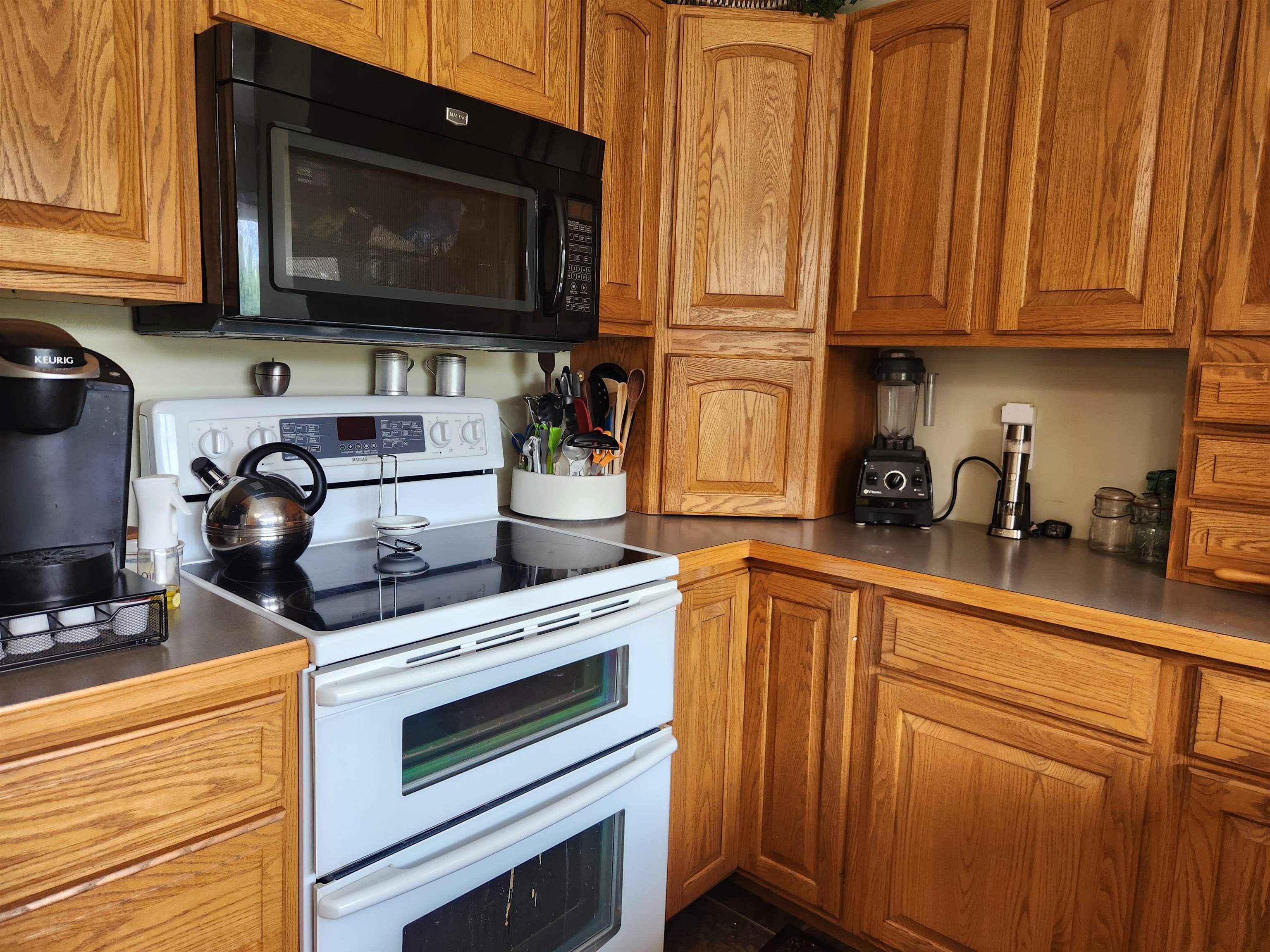 2011 Flanders Road Charlotte, MI 48813 - Photo 14 of 90
