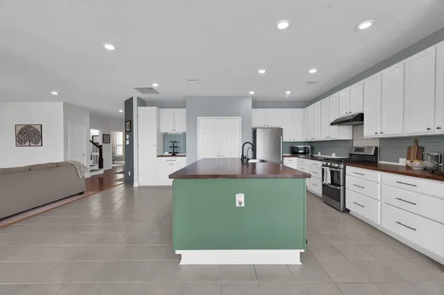 $380,000 | 1923 Elkington Circle, Conroe, TX 77304