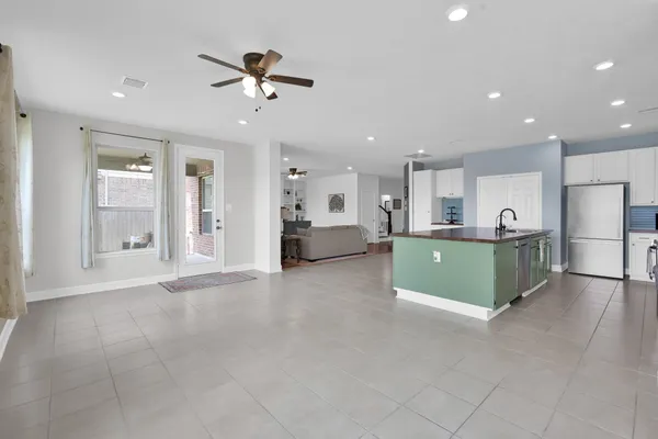 $364,500 | 1923 Elkington Circle, Conroe, TX 77304