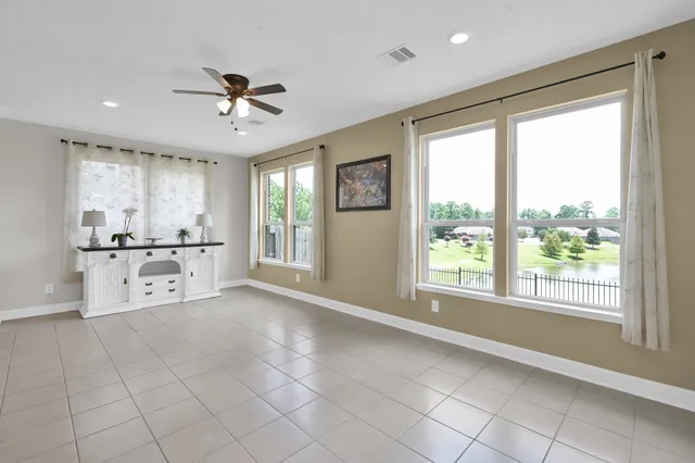 $380,000 | 1923 Elkington Circle, Conroe, TX 77304