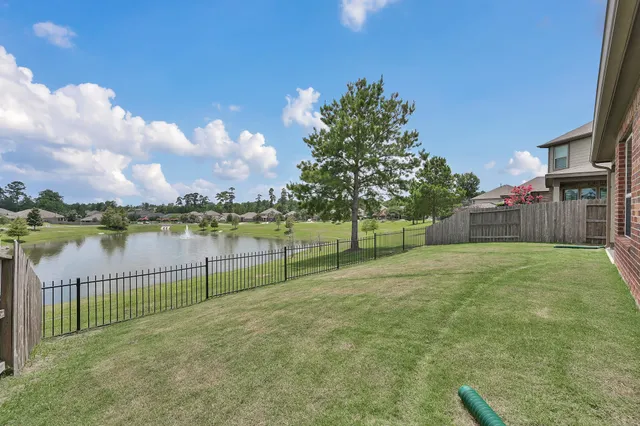 $380,000 | 1923 Elkington Circle, Conroe, TX 77304