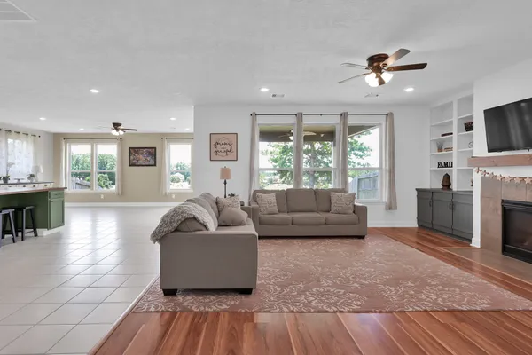 $364,500 | 1923 Elkington Circle, Conroe, TX 77304