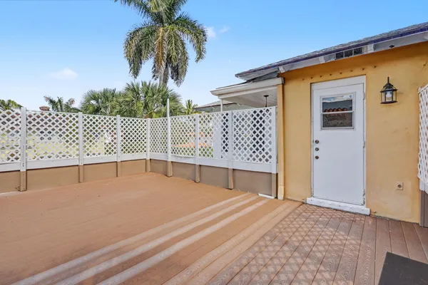 $6,200 | 240 Oleander Avenue, Unit 244, Palm Beach, FL 33480