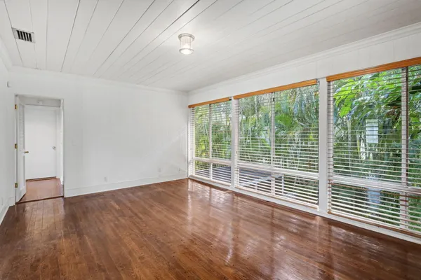 $6,200 | 240 Oleander Avenue, Unit 244, Palm Beach, FL 33480