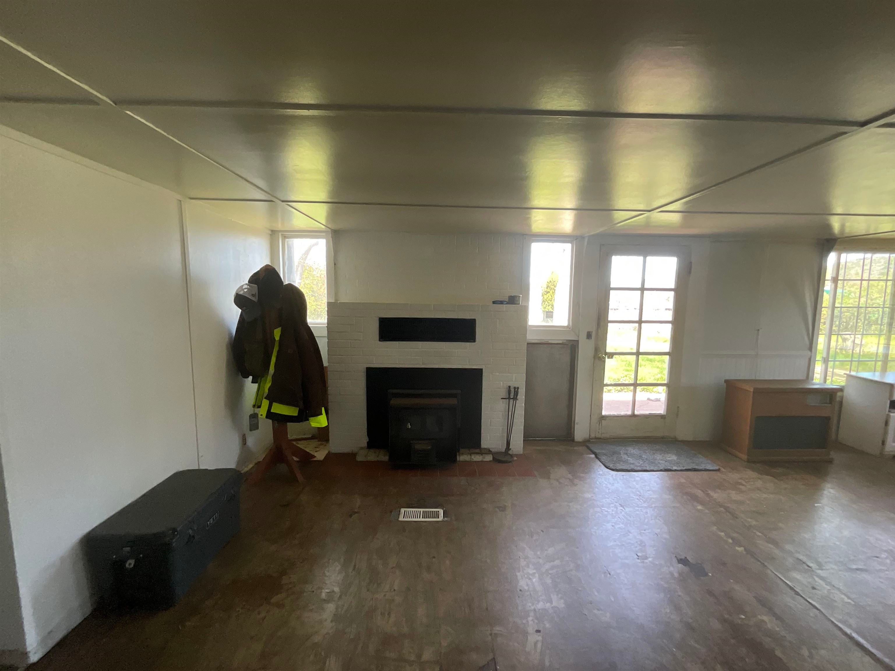 404 Dewitt Park Road Yreka, CA 96097 - Photo 7 of 37 Gallery Image 7