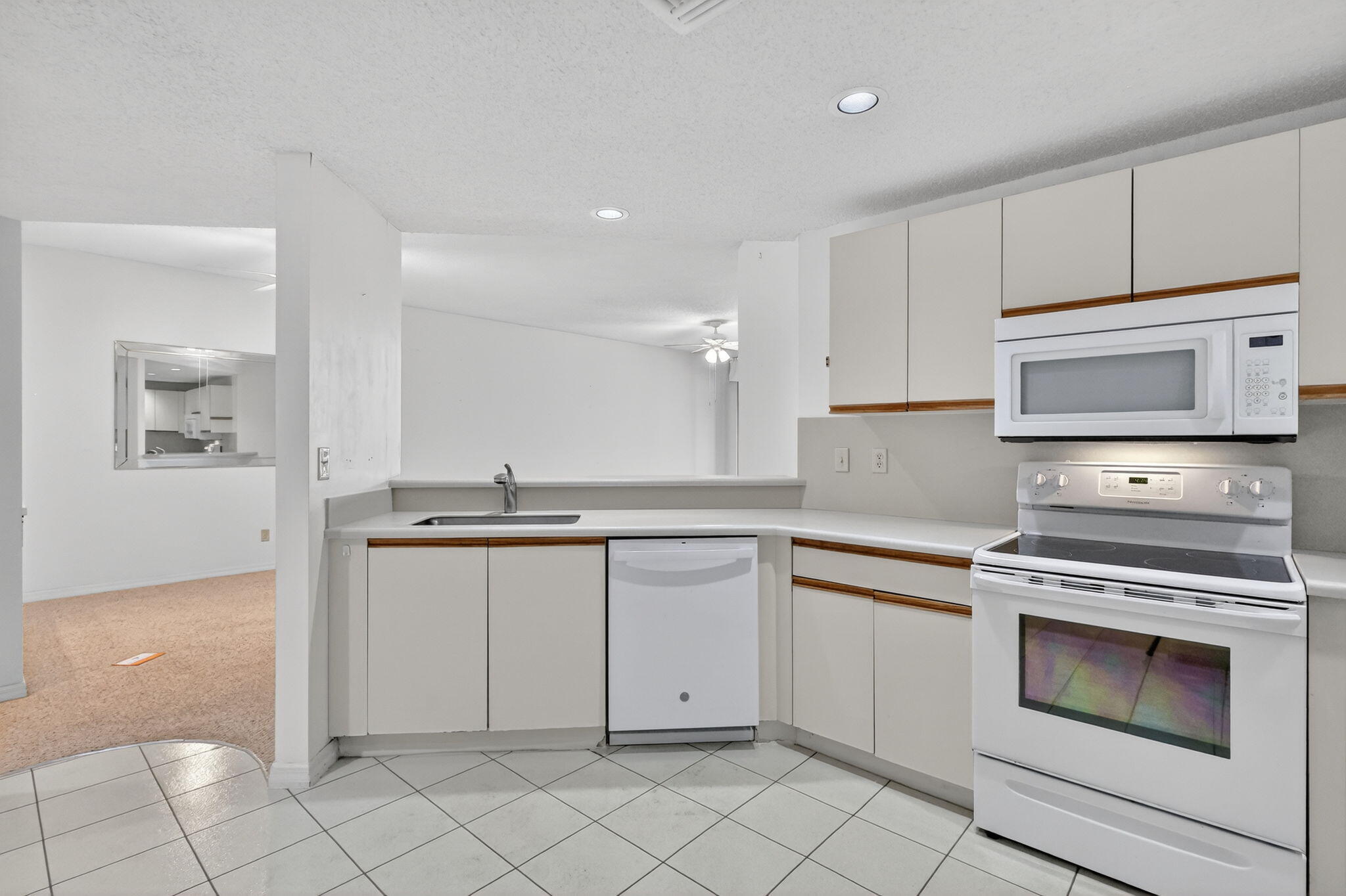 6101 Southeast Landing Way, Unit 5 Stuart, FL 34997 - Photo 13 of 40 15-web-or-mls-7R7A1678