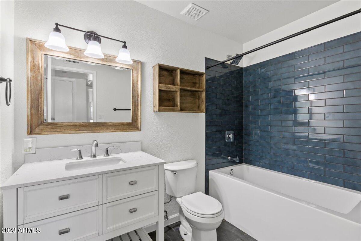 4104 West Griswold Road Phoenix, AZ 85051 - Photo 14 of 25 14-Bathroom