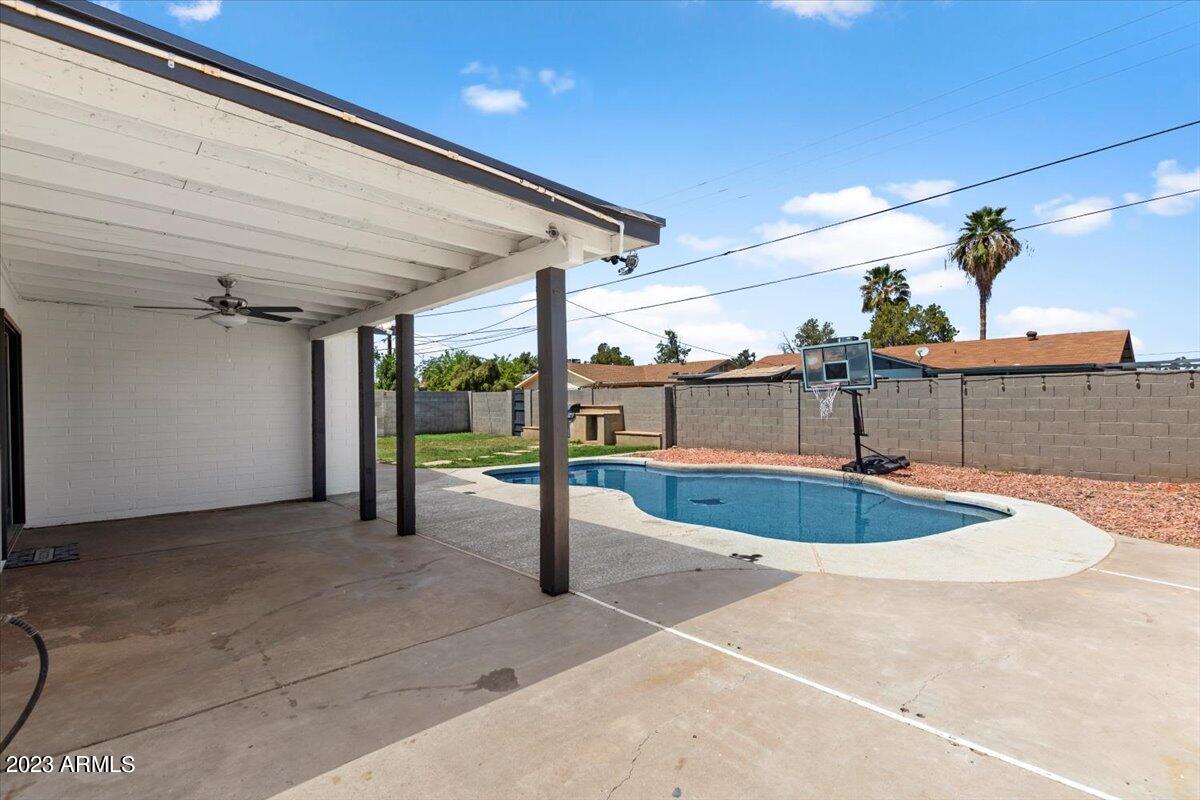 4104 West Griswold Road Phoenix, AZ 85051 - Photo 21 of 25 18-Covered Patio