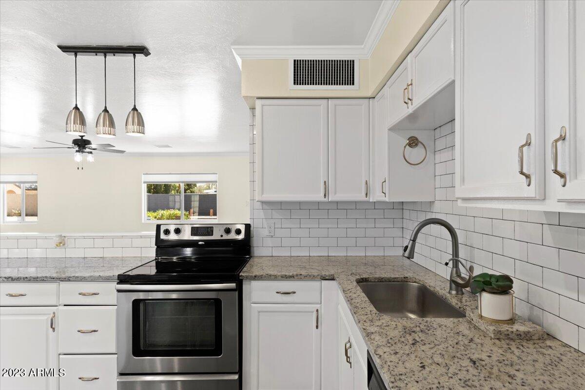 4104 West Griswold Road Phoenix, AZ 85051 - Photo 7 of 25 07-Kitchen