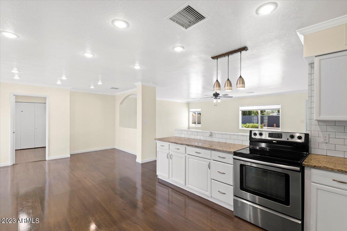 4104 West Griswold Road Phoenix, AZ 85051 - Photo 8 of 25 08-Kitchen