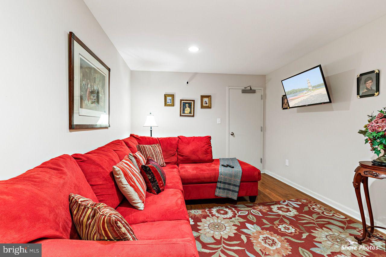 209 Bridgeboro Street Riverside, NJ 08075 - Photo 8 of 52