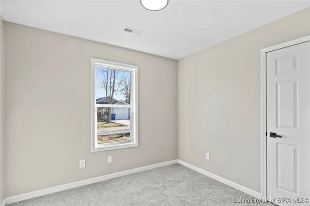 $178,000 | 230 South 4th Street, Austin, IN 47102