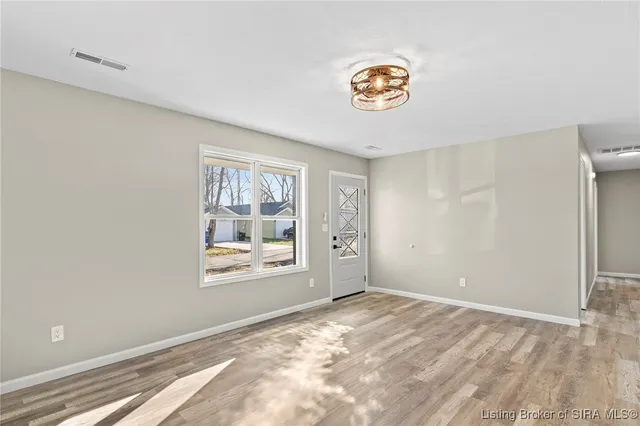 $178,000 | 230 South 4th Street, Austin, IN 47102