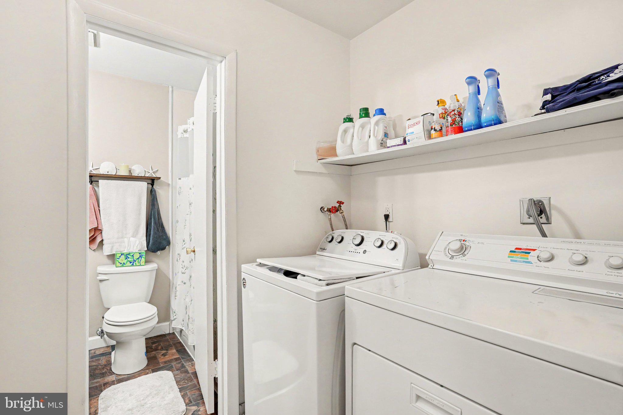 300 Lopax Road Harrisburg, PA 17112 - Photo 20 of 28 a utility room with dryer and washer