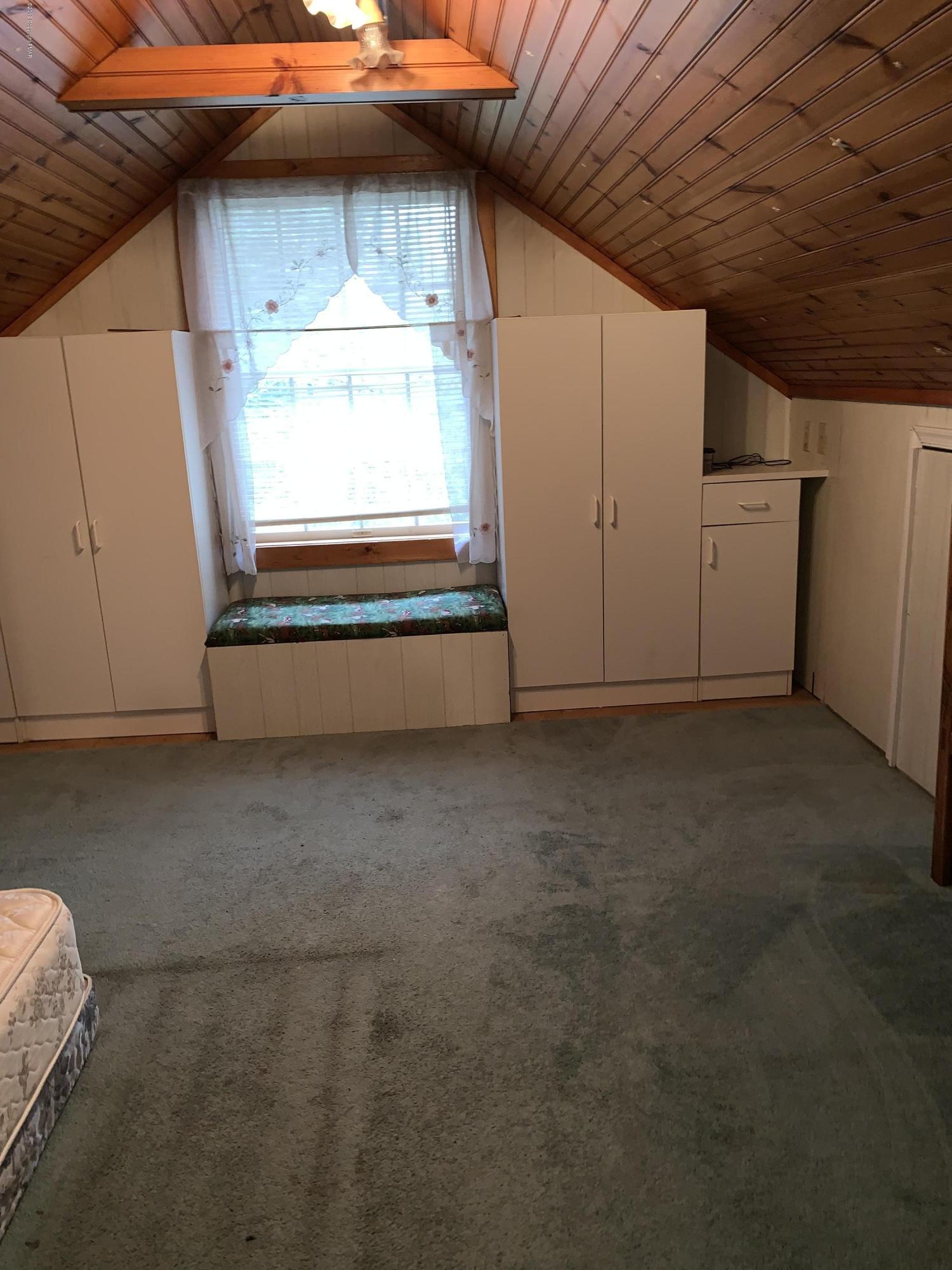 2208 Abby Road Pocono Pines, PA 18350 - Photo 20 of 32 2nd floor bedroom
