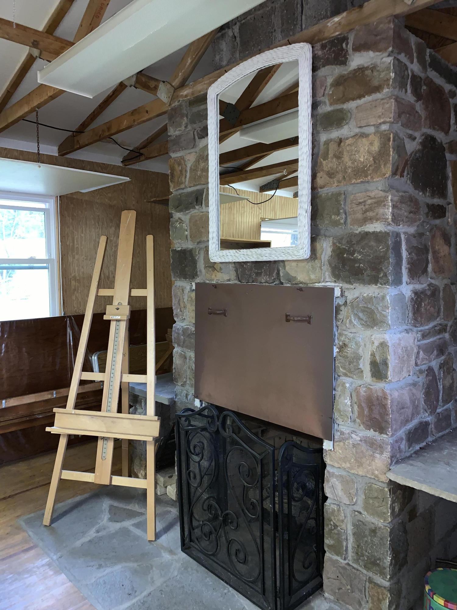 2208 Abby Road Pocono Pines, PA 18350 - Photo 3 of 32 Art Studio