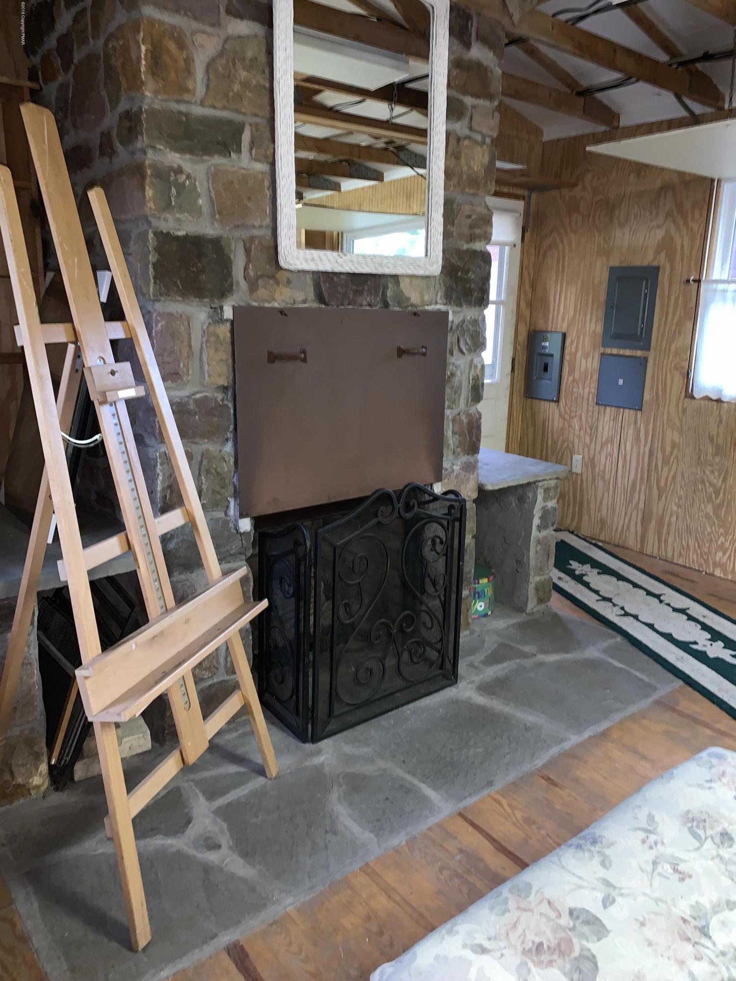 2208 Abby Road Pocono Pines, PA 18350 - Photo 5 of 32 Art Studio
