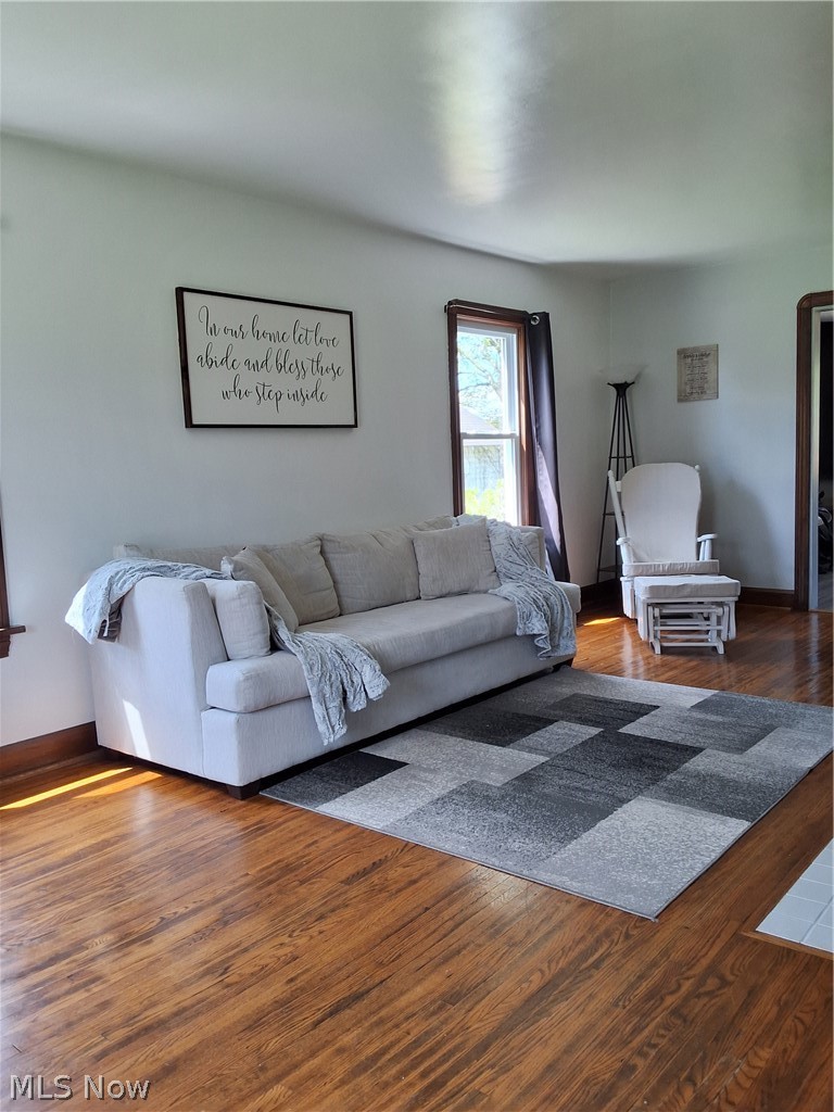 236 Bowland Road Mansfield, OH 44907 - Photo 9 of 34 Bright interior with warm wood-finish flooring