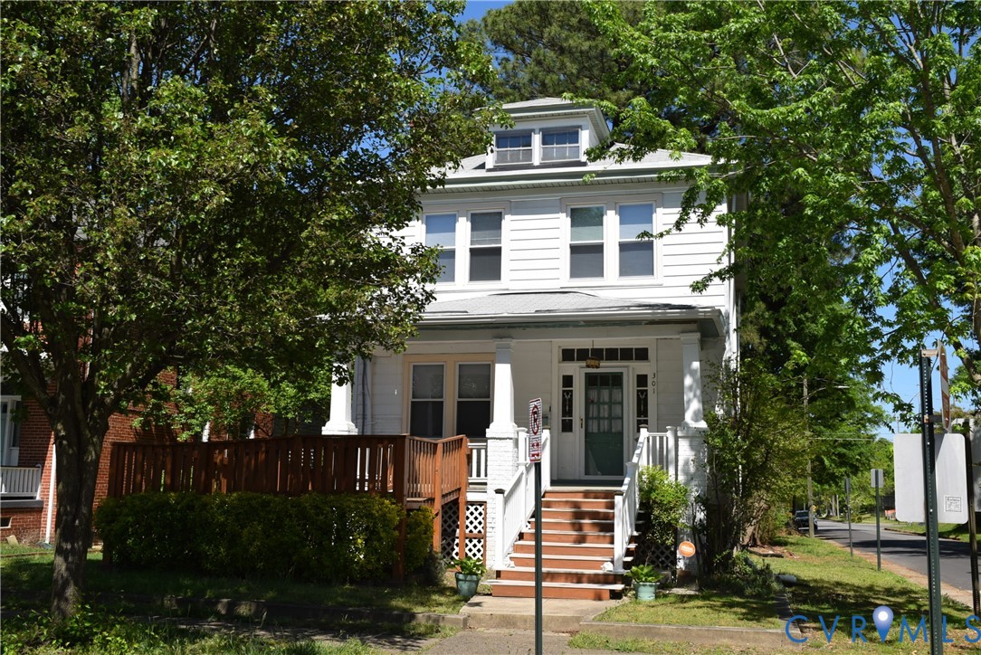 301 West 30th Street Richmond, VA 23225 - Photo 1 of 15 Traditional style home featuring a porch
