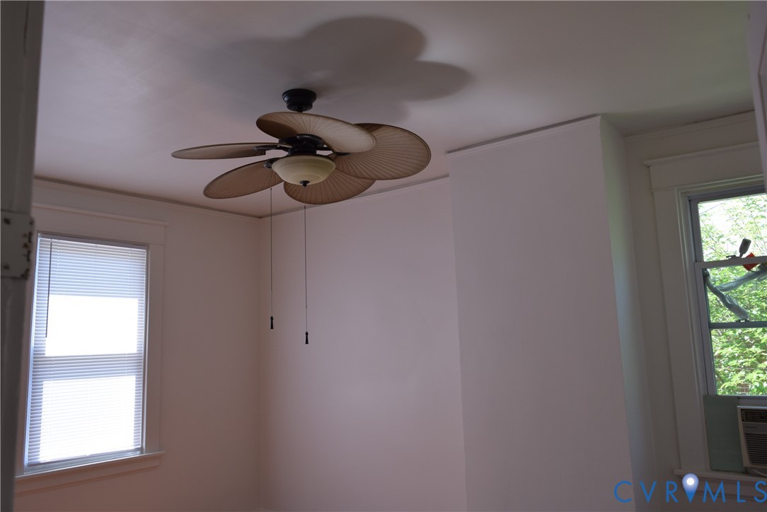 301 West 30th Street Richmond, VA 23225 - Photo 10 of 15 Detailed view of ceiling fan and crown molding