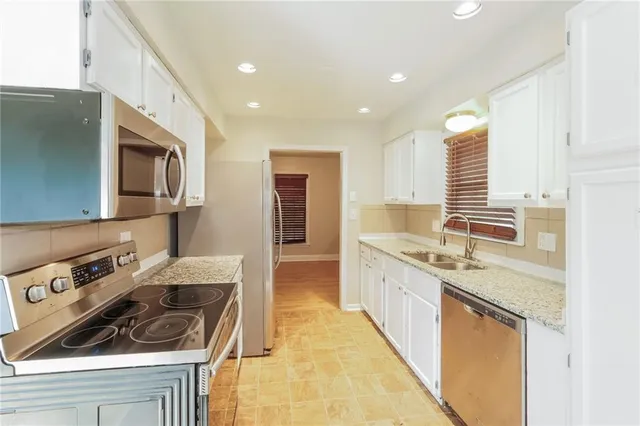 $243,000 | 11059 Spring Valley Road, Kansas City, MO 64134