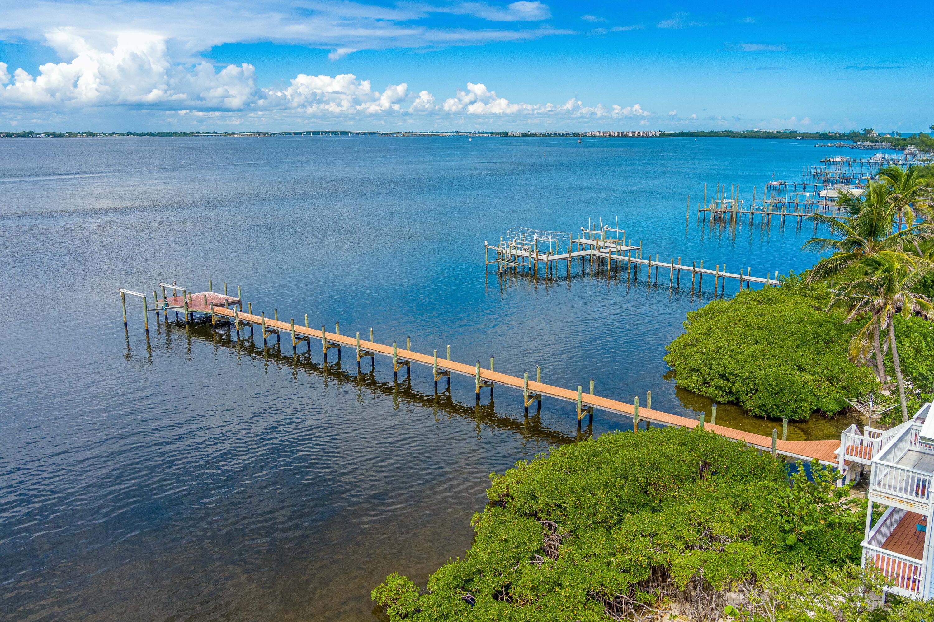 1470 Southeast MacArthur Boulevard Stuart, FL 34996 - Photo 7 of 15 a view of an ocean with city view