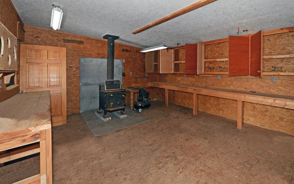 16 Bell Lane Morganton, GA 30560 - Photo 35 of 51 a room with gym equipment