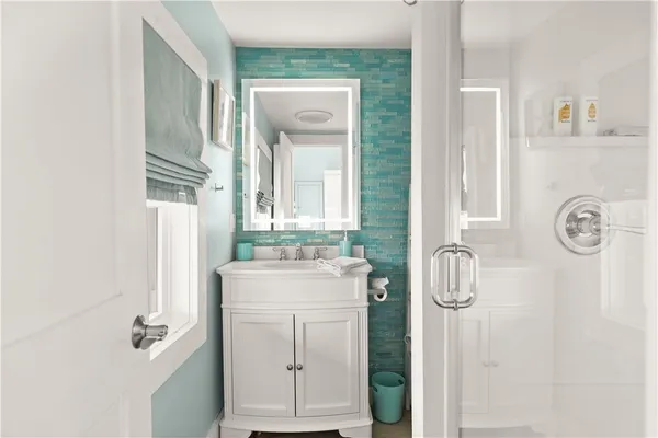 $2,600 | 61 Green Street, Portsmouth, RI 02871