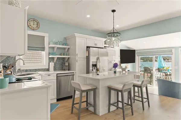 $2,600 | 61 Green Street, Portsmouth, RI 02871