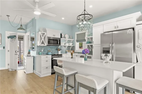 $2,600 | 61 Green Street, Portsmouth, RI 02871