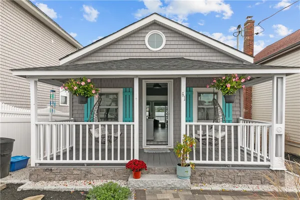 $2,600 | 61 Green Street, Portsmouth, RI 02871