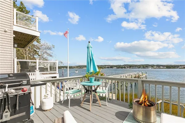 $2,600 | 61 Green Street, Portsmouth, RI 02871